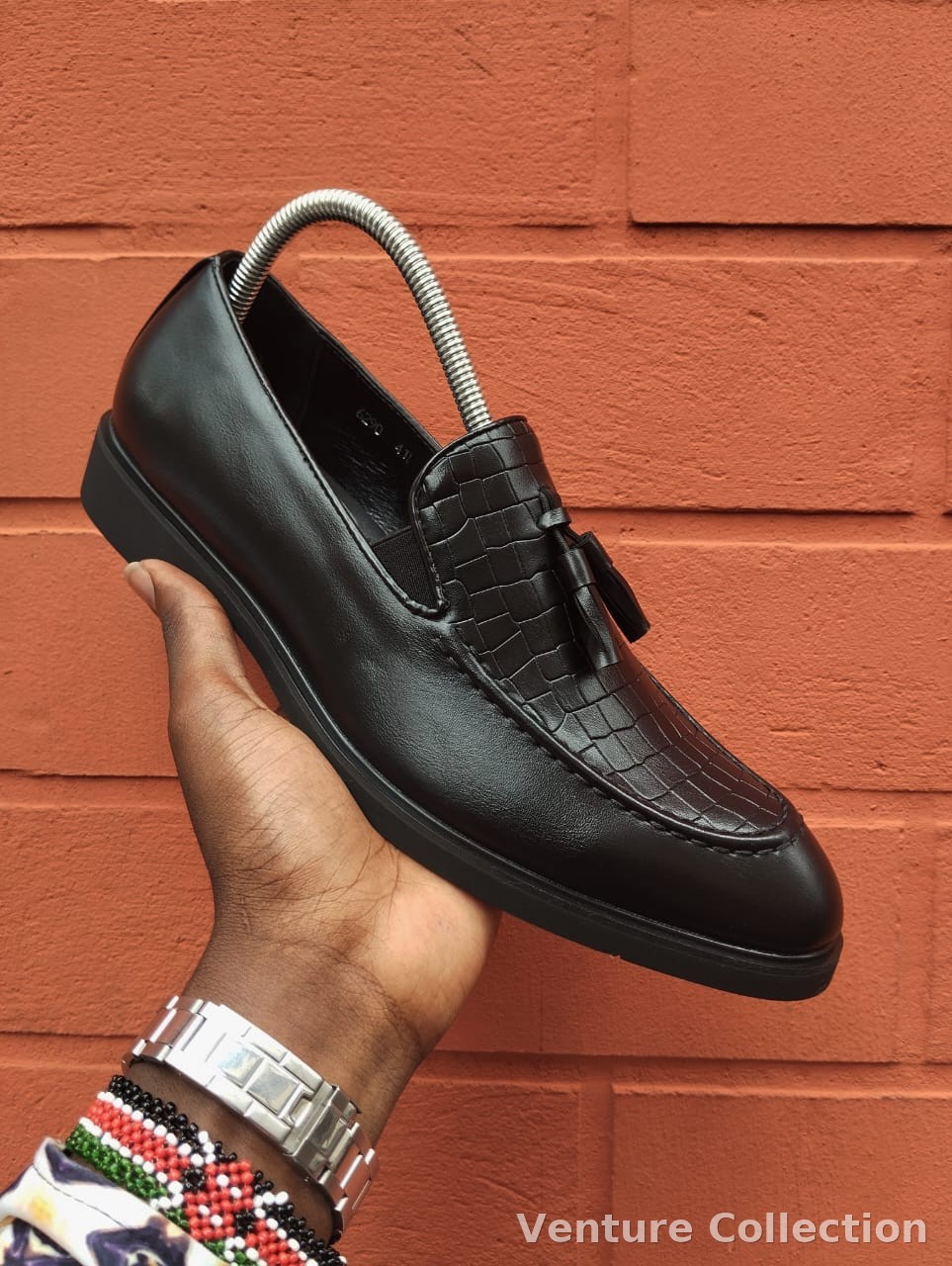 Laceless (Non-laced) officials