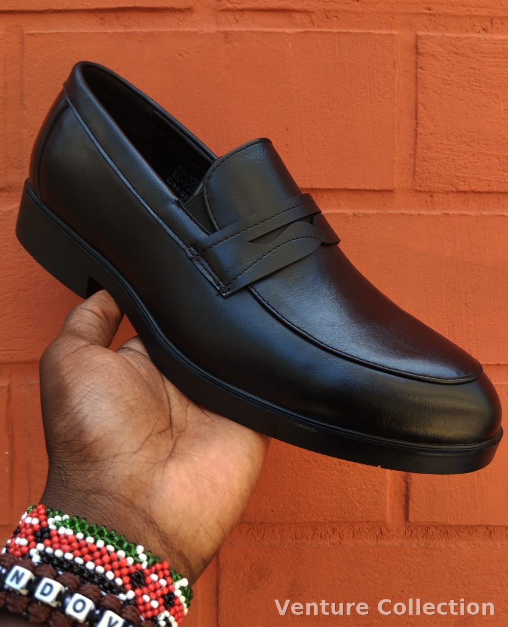 Laceless (Non-laced) officials