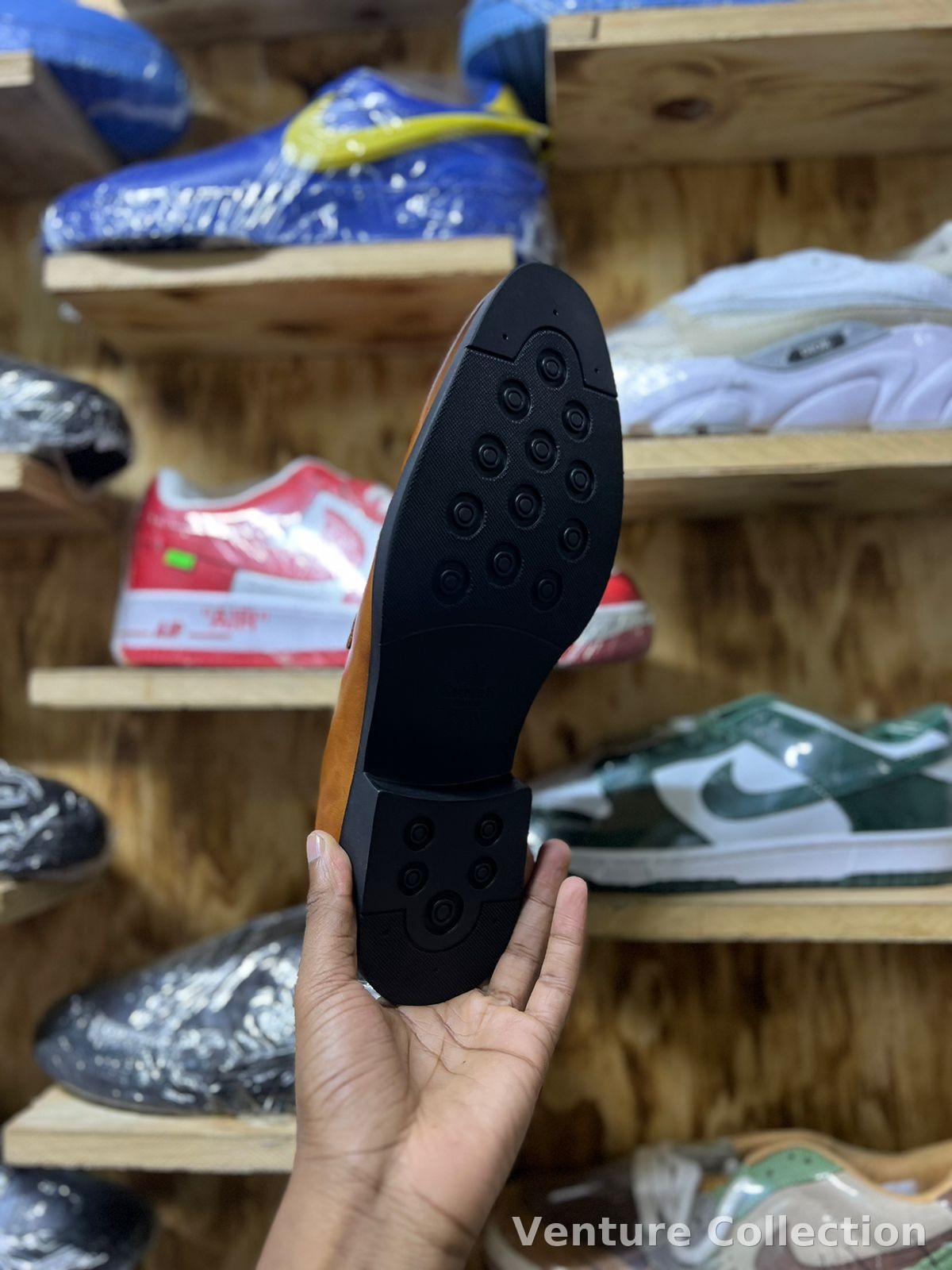 Laceless (Non-laced) officials